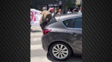 Ένταση σε φοιτητική κινητοποίηση στη Σερβία, αυτοκίνητο παρέσυρε 90χρονο
