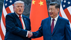 Το αδιέξοδο του Τραμπ: Θέλει να φέρει από το Πεκίνο μια επένδυση-«μαμούθ», αλλά έχει δεσμευτεί να προστατέψει την αμερικανική οικονομία από την κινεζική επέκταση
