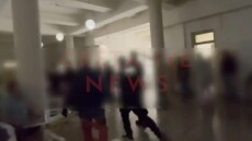 Χάος στα δικαστήρια Ηρακλείου για τον 47χρονο που κατηγορείται ότι παρέσυρε σκόπιμα 33χρονο πριν τον γάμο του, δείτε βίντεο
