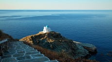 Η Σίφνος πρωταγωνιστεί σε δημοφιλή ιταλική ταξιδιωτική εκπομπή
