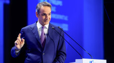 Ο Μητσοτάκης μιλάει (και το εννοεί) για κάλπες το 2027 χωρίς εσωκομματικές εντάσεις,  «κλειδώνει» ο νέος γραμματέας της ΝΔ
