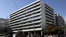 Πηγές ΥΠΟΙΚ για εξαγγελίες Τσίπρα: Ανακοίνωσε μέτρα που κοστίζουν €40 δισ. στην τετραετία αλλά τα παρουσίασε με κόστος €7,5 δισ., δείτε πίνακες