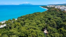 Μια ανοιξιάτικη διαδρομή στα παράλια του Κορινθιακού
