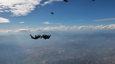 Τραγωδία στις ΗΠΑ: Ένας αλεξιπτωτιστής νεκρός και ένας τραυματίας μετά από σύγκρουση στον αέρα