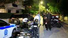Ψάχνουν γιατί ο 57χρονος στον Χολαργό πυροβόλησε τη σύζυγό του και μετά αυτοκτόνησε - Οι δύο κρότοι και η κραυγή «βοήθεια» που ακούστηκε