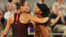 Στα προημιτελικά του Roland Garros η Σαμπαλένκα, 2-0 την Οσάκα, βίντεο 