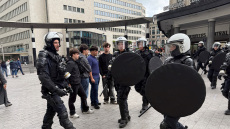 Επεισόδια σε διαδήλωση στις Βρυξέλλες, χιλιάδες άτομα διαμαρτύρονται κατά των νέων μέτρων στην εκπαίδευση, δείτε βίντεο