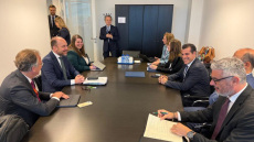 Πλεύρης από Λουξεμβούργο: Πρόταση κατάργησης προστασίας για μετανάστες σε στρατεύσιμη ηλικία που μπαίνουν παράνομα στην ΕΕ