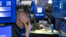 Μαύρη Παρασκευή για τη Wall Street: Δραματικό sell-off στις μετοχές ΑΙ, πτώση πάνω από 4% για τον Nasdaq