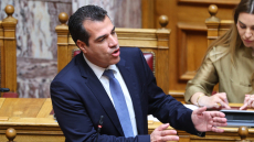 Πλεύρης: Οι οικειοθελείς αποχωρήσεις παράνομων μεταναστών αυξήθηκαν κατά 25% μετά το δόγμα «φυλακή ή επιστροφή»
