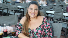 Η Δανάη Μπάρκα χορεύει το «ωραία που είναι η νύφη μας» πριν από τον γάμο της, δείτε βίντεο