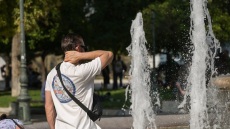 Καιρός: Μετά τις μπόρες, έρχονται 35άρια - Άνοδος της θερμοκρασίας τη Δευτέρα