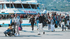«Απόβαση» στα ελληνικά νησιά: 50% περισσότεροι τουρίστες φέτος από Τουρκία
