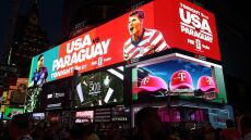 H καλύτερη δουλειά στον κόσμο: Πληρώνει 43.000 ευρώ για να παρακολουθήσουν τους 104 αγώνες του Μουντιάλ