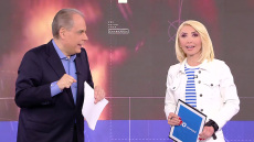 Με νάρθηκα στο χέρι η Μίνα Καραμήτρου μετά την έκρηξη του κλιματιστικού στο ΟΡΕΝ, τι είπε στον αέρα για το ατύχημά της