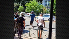 «Τον σκοτώσαμε; Καλά του κάναμε!»: Επίθεση στις κάμερες από συγγενείς του καταδικασμένου για τον θάνατο του 11χρονου Μάριου 