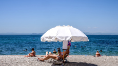 Καιρός: Άνοδος της θερμοκρασίας έως 35 βαθμούς, βοριάδες έως 7 μποφόρ και τοπικές βροχές στα ορεινά