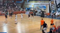 Απίθανα πράγματα σε αγώνα Γ' Εθνικής της Ιταλίας με χαμένες βολές και... εσκεμμένο αυτοκαλάθι που δεν μέτρησε, δείτε βίντεο