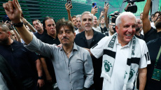 Πανηγυρικό κλίμα και συγκίνηση στην επιστροφή του Ομπράντοβιτς: «Να ξαναγράψουμε ιστορία, ο Ζέλικο είναι πάλι στην οικογένειά του» είπε ο Γιαννακόπουλος