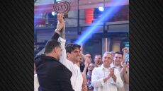 Το «ευχαριστώ» του Πάνου Τελάλη μετά τη νίκη του στο MasterChef: «Μαμά, μπαμπά, τα κατάφερα», έγραψε