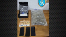 Συλλήψεις για διακίνηση ναρκωτικών σε Μαντούδι και Αλόννησο, κατασχέθηκαν κάνναβη και κοκαΐνη

