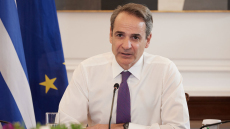 Σύσκεψη στο Μαξίμου για τη «συμφωνία κυρίων» με στόχο μειώσεις τιμών στα ράφια, ο ρόλος του πλαφόν