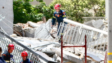 Γέμισε η γειτονιά σκόνη στα Πετράλωνα, δείτε φωτογραφίες αμέσως μετά την κατάρρευση της πολυκατοικίας