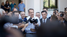 «Οι δράστες θα αντιμετωπιστούν ως εγκληματίες»: Στο Ιπποκράτειο Θεσσαλονίκης ο Μητσοτάκης, επισκέφθηκε τους τραυματίες της βομβιστικής επίθεσης