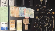 Μέλη συμμορίας παρίσταναν τους λογιστές στα Ιωάννινα, άρπαζαν χρήματα και χρυσαφικά από τρεις ηλικιωμένες, δύο συλλήψεις