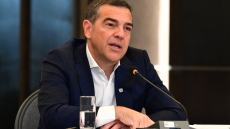 Τσίπρας στο POLITICO: Η Ελλάδα πρέπει να ψυχράνει τη σχέση της με το MAGA