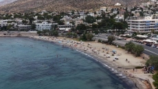 Απόβαση στις παραλίες της Αττικής, δείτε βίντεο με drone 