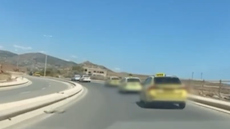 Τέσσερις συλλήψεις οδηγών ταξί στο λιμάνι του Λαυρίου για υπερχρέωση επιβατών, δείτε βίντεο 
