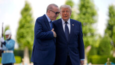 Ο Τραμπ θέλει να «ξεκλειδώσει» τα F-35 για τον «στενό μου φίλο τον Ερντογάν»: Όσα έγιναν στην πρώτη ημέρα της Συνόδου Κορυφής του ΝΑΤΟ