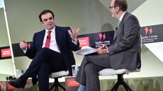 Πιερρακάκης στο συνέδριο του Economist: Θέλουμε ένα ξεκάθαρο τεχνολογικό δόγμα στην Ευρώπη