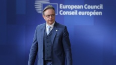 Ο πρωθυπουργός του Βελγίου «κάρφωσε» τον Τραμπ με ατάκα για «κόκκινη κάρτα» μετά την παρέμβαση στη FIFA: «Όλοι ξέρουν πως δεν την παίρνεις πίσω»