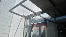 Σοβαρό εργατικό ατύχημα στο Δικαστικό Μέγαρο Καλαβρύτων, 45χρονος έπεσε από σκάλα
