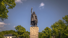 Λύθηκε μυστήριο αιώνων: Τα χαμένα οστά του Αλφρέδου του Μέγα που νίκησε τους Βίκινγκς βρέθηκαν κάτω από πάρκινγκ, λέει ερευνητής
