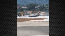 Αναγκαστική προσγείωση F-16 της Πολεμικής Αεροπορίας στη Ζάκυνθο, καλά στην υγεία του ο πιλότος - Δείτε βίντεο με τη στιγμή της κατάσβεσης