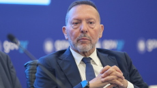 Στουρνάρας: Η ΕΚΤ επέστρεψε στο «σημείο μηδέν» με την αναζωπύρωση του πολέμου στη Μέση Ανατολή