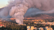 Υπό έλεγχο η φωτιά στο παλιό κτίριο του Μπάντμιντον στο Πάρκο Γουδή, βίντεο και φωτογραφίες