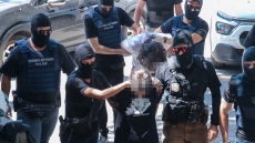 Το κινητό που πέταξε από το παράθυρο ο 29χρονος στο μικροσκόπιο της Αντιτρομοκρατικής για τη δολοφονική επίθεση στο σπίτι της Νέστορα