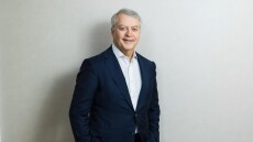 Επίτιμος διδάκτορας του Πανεπιστημίου Πειραιώς ο Απόστολος Ταμβακάκης – Τα μηνύματα για την AI και το μέλλον της εργασίας