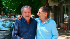 Ο Μανώλης Μητσιάς στον Δανίκα: «Το βιβλίο της ζωής μου από το Γεντί Κουλέ της δικτατορίας και τον Μίκη μέχρι σήμερα»