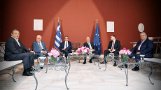 «Πυρετός» για τη δεξίωση για την Αποκατάσταση της Δημοκρατίας: Ποιοι πάνε και ποιοι όχι