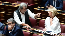 Κορυφώνεται η κόντρα Δούρου - Πολάκη με φόντο την ηγεσία: Τι κρύβουν οι ανεξαρτητοποιήσεις για την ΕΛΑΣ και το ΠΑΣΟΚ
