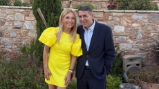 Η εμφάνιση της Τίνας Μεσσαροπούλου με τον Γιώργο Μυλωνάκη σε γάμο, δείτε φωτογραφίες