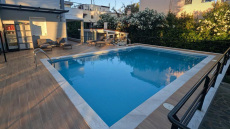 Μεγάλο κύκλωμα φοροδιαφυγής άνω των 17 εκατ. ευρώ εντόπισε η ΑΑΔΕ: Δήλωνε άστεγη και έμενε σε βίλα 280 τ.μ. με πισίνα!