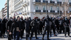 Η ακτινογραφία της πολιτικής βίας στην Ελλάδα και η στάση της κοινής γνώμης: 1 στους 3 δικαιολογεί προπηλακισμούς πολιτικών, τραπεζιτών και δημοσιογράφων