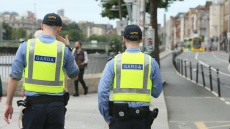 Ιρλανδία: Δύο συλλήψεις μετά τον εντοπισμό βόμβας μέσα σε ΙΧ