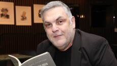 Αντώνης Λουδάρος για την προσωπική του ζωή: Ερωτεύοµαι, τρώω τα µούτρα µου, πέφτω, αλλά σηκώνοµαι